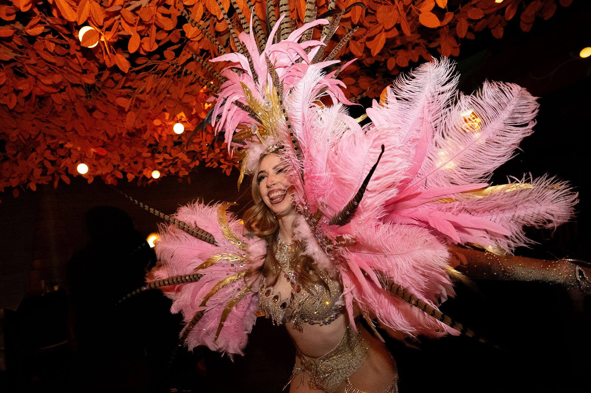SUSHISAMBA Las Vegas samba dancer